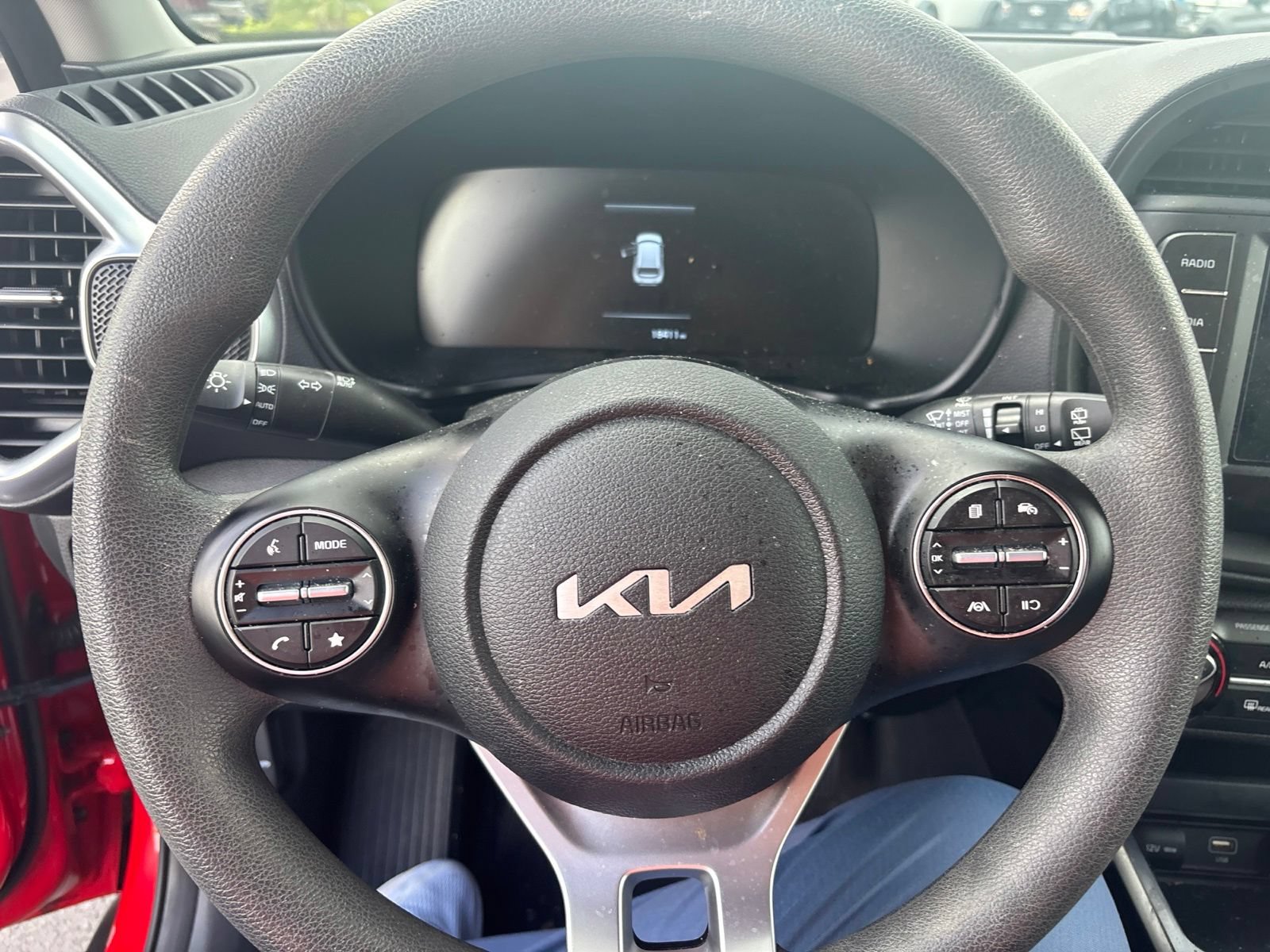 Used 2025 Kia Soul LX FWD image 13
