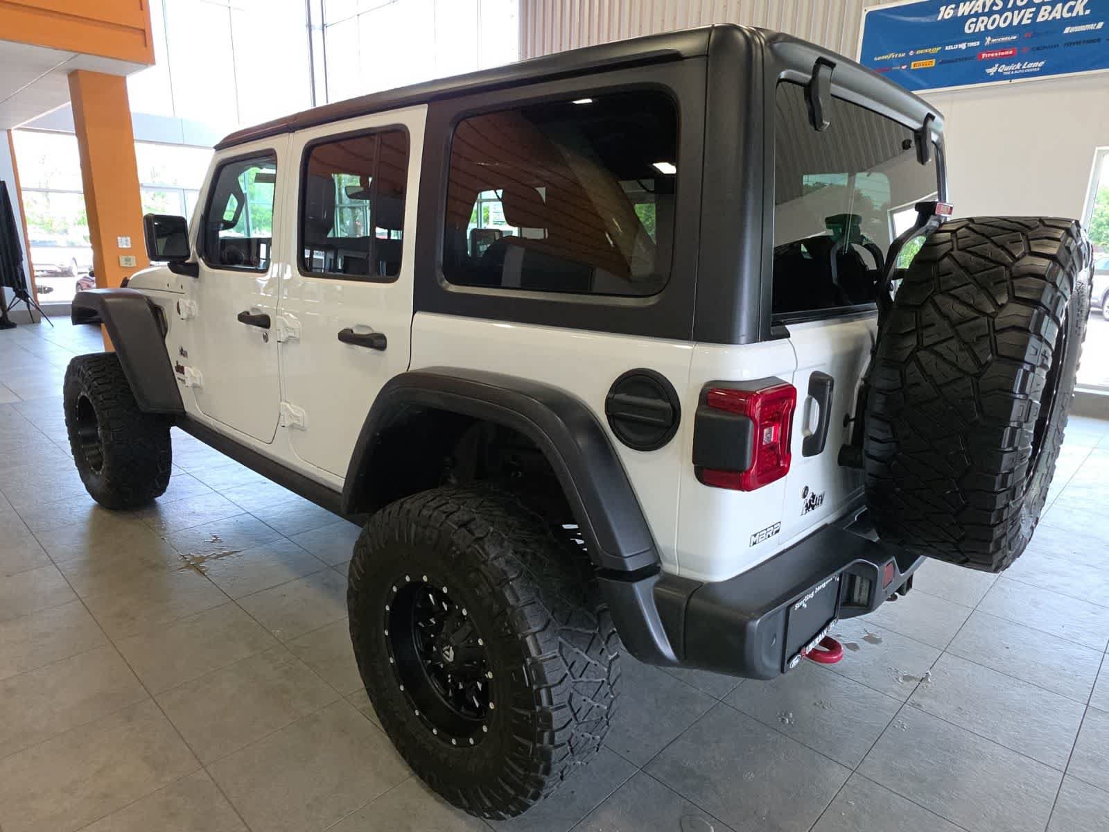 Used 2018 Jeep Wrangler Unlimited Rubicon w/ Dual Top Group AWD/4WD image 12