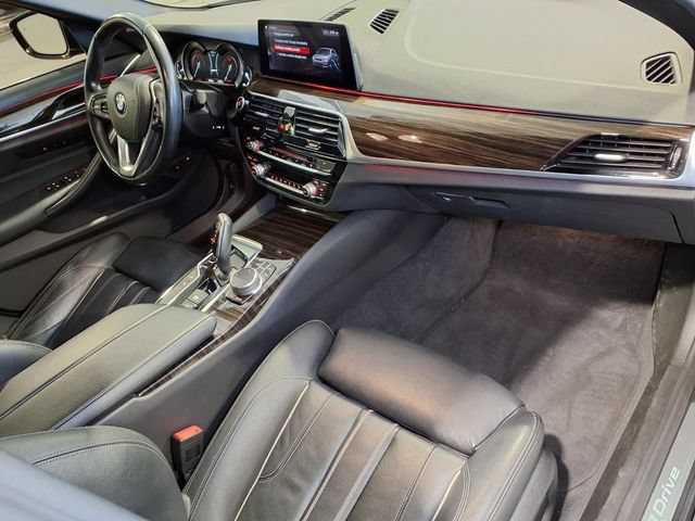 Used 2019 BMW 530e RWD image 31