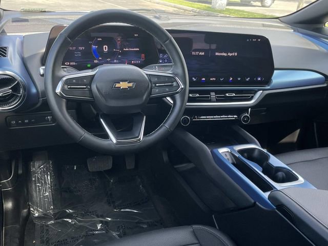 Used 2025 Chevrolet Equinox EV LT w/ Convenience Package image 7