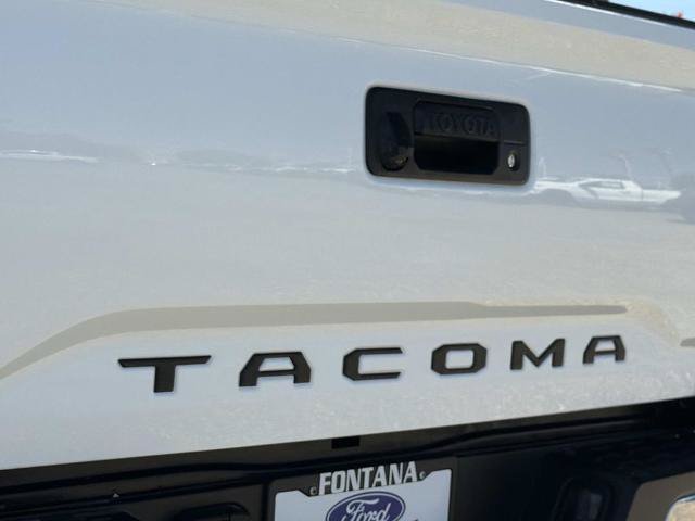 Used 2023 Toyota Tacoma TRD Off-Road w/ Black Out Package (TMS) AWD/4WD image 9