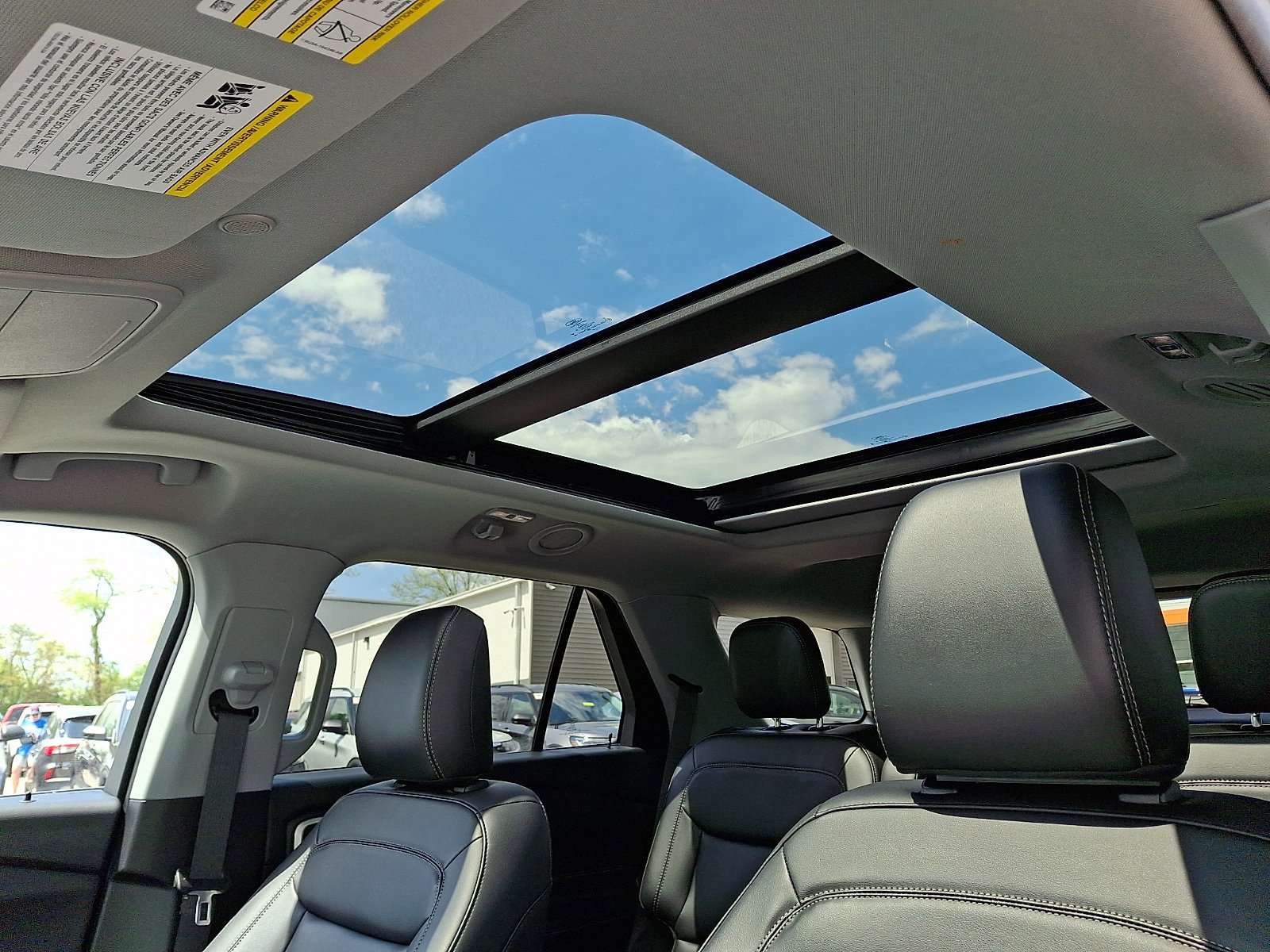 Certified 2024 Ford Explorer XLT w/ Equipment Group 202A image 18