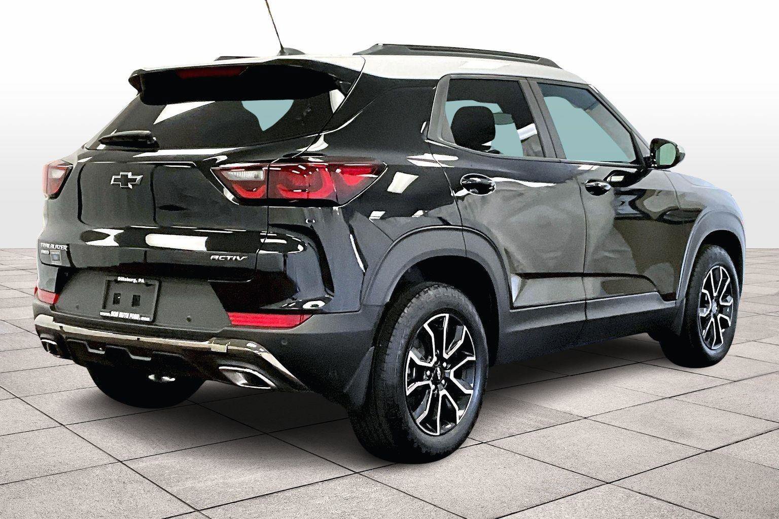 Used 2025 Chevrolet TrailBlazer ACTIV w/ Driver Confidence Package image 3