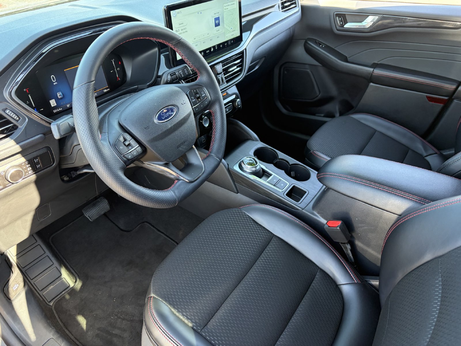 Certified 2025 Ford Escape ST-Line w/ Tech Pack #1 FWD image 22