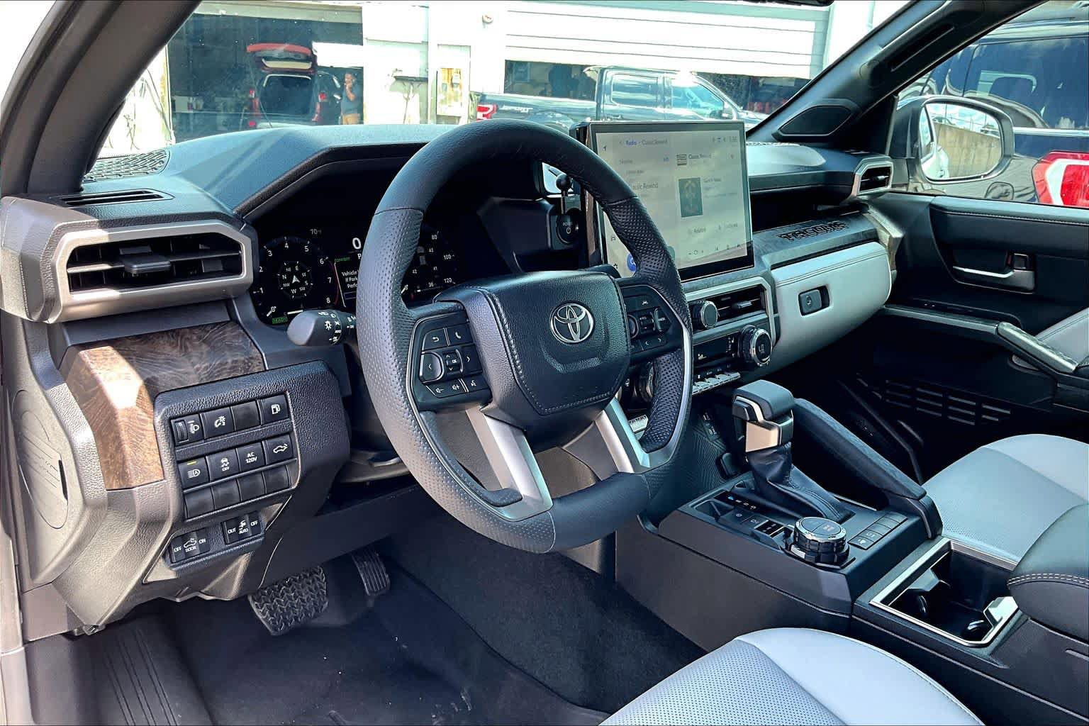Used 2025 Toyota Tacoma Limited AWD/4WD image 18