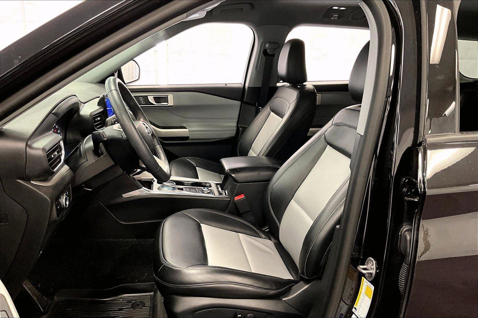 Certified 2023 Ford Explorer XLT w/ Equipment Group 202A image 24