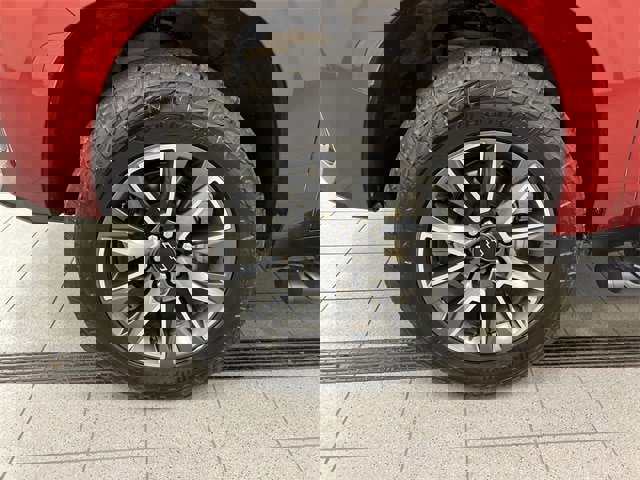 Used 2023 Chevrolet Suburban Z71 w/ Off-Road Capability Package image 10