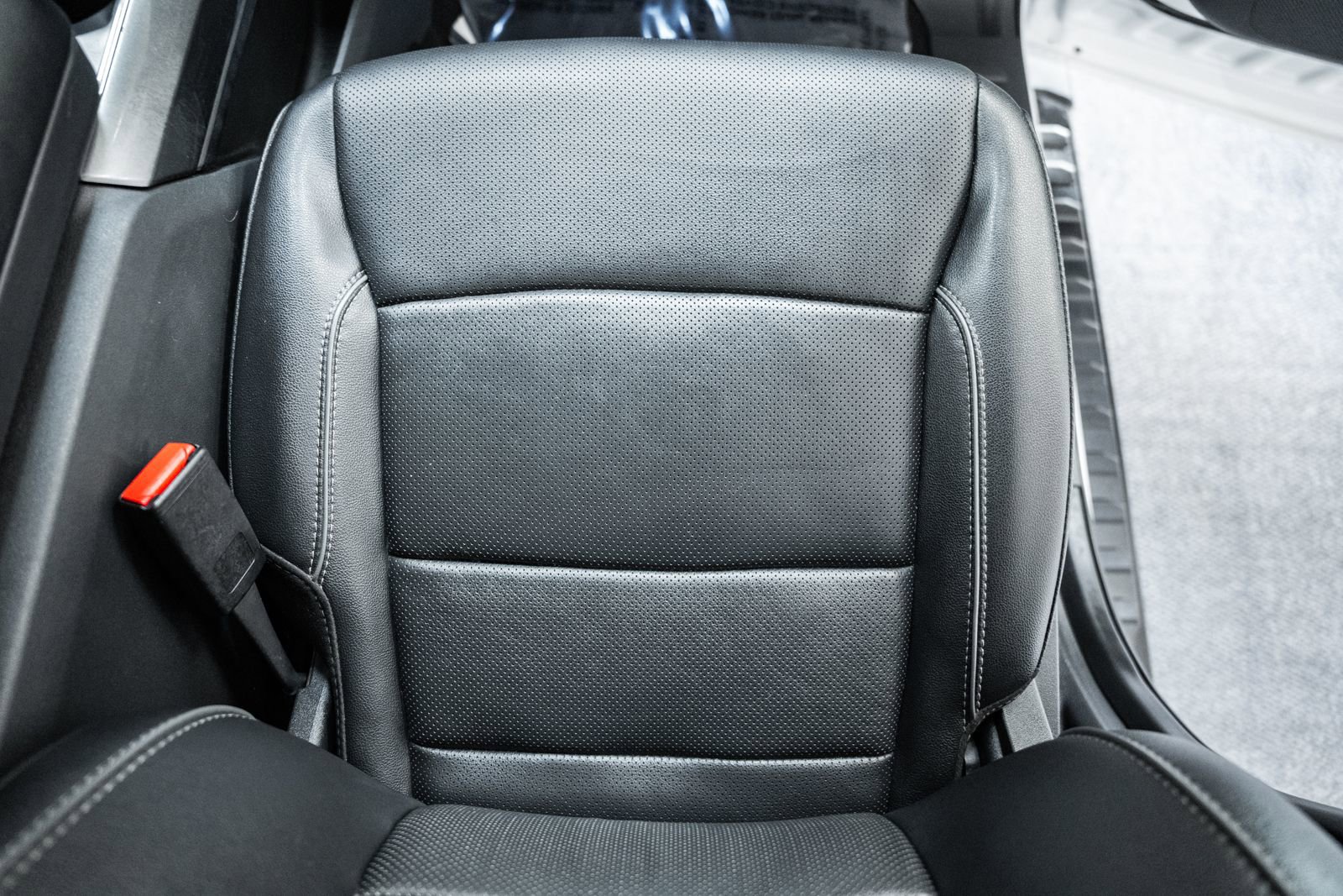 Certified 2023 Ford F150 Lariat w/ Equipment Group 502A High image 39