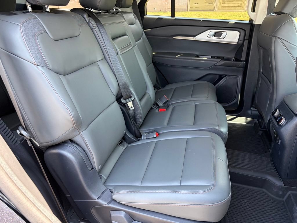 Certified 2025 Ford Explorer Active w/ Active Comfort Package AWD/4WD image 25