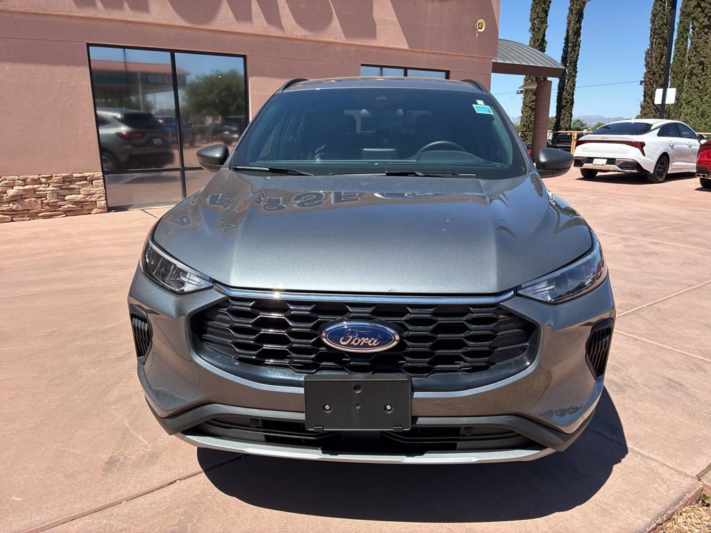 Certified 2025 Ford Escape ST-Line AWD/4WD image 11