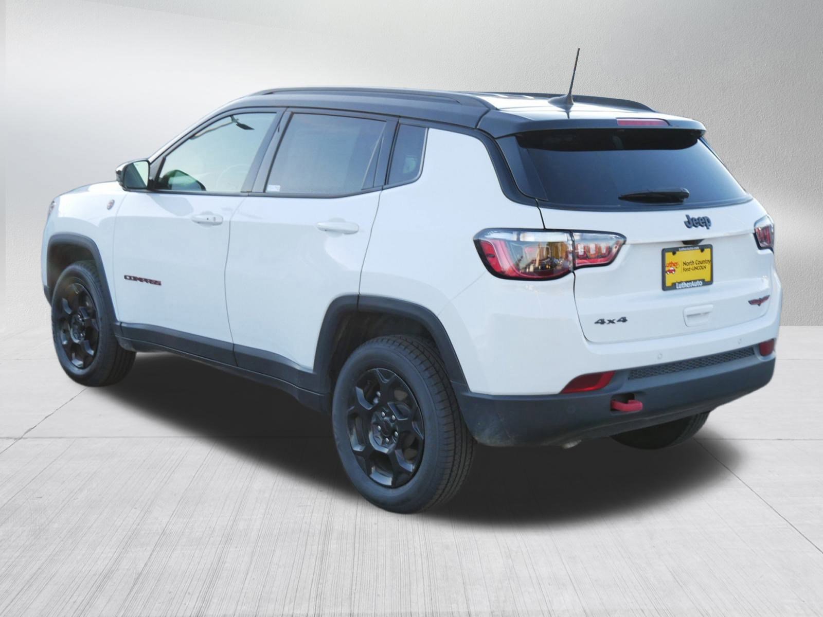 Used 2023 Jeep Compass Trailhawk image 3