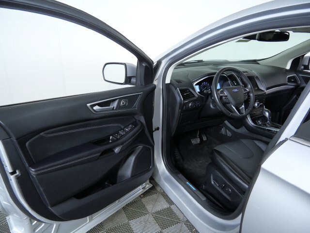 Certified 2018 Ford Edge Titanium w/ Equipment Group 301A AWD/4WD image 17