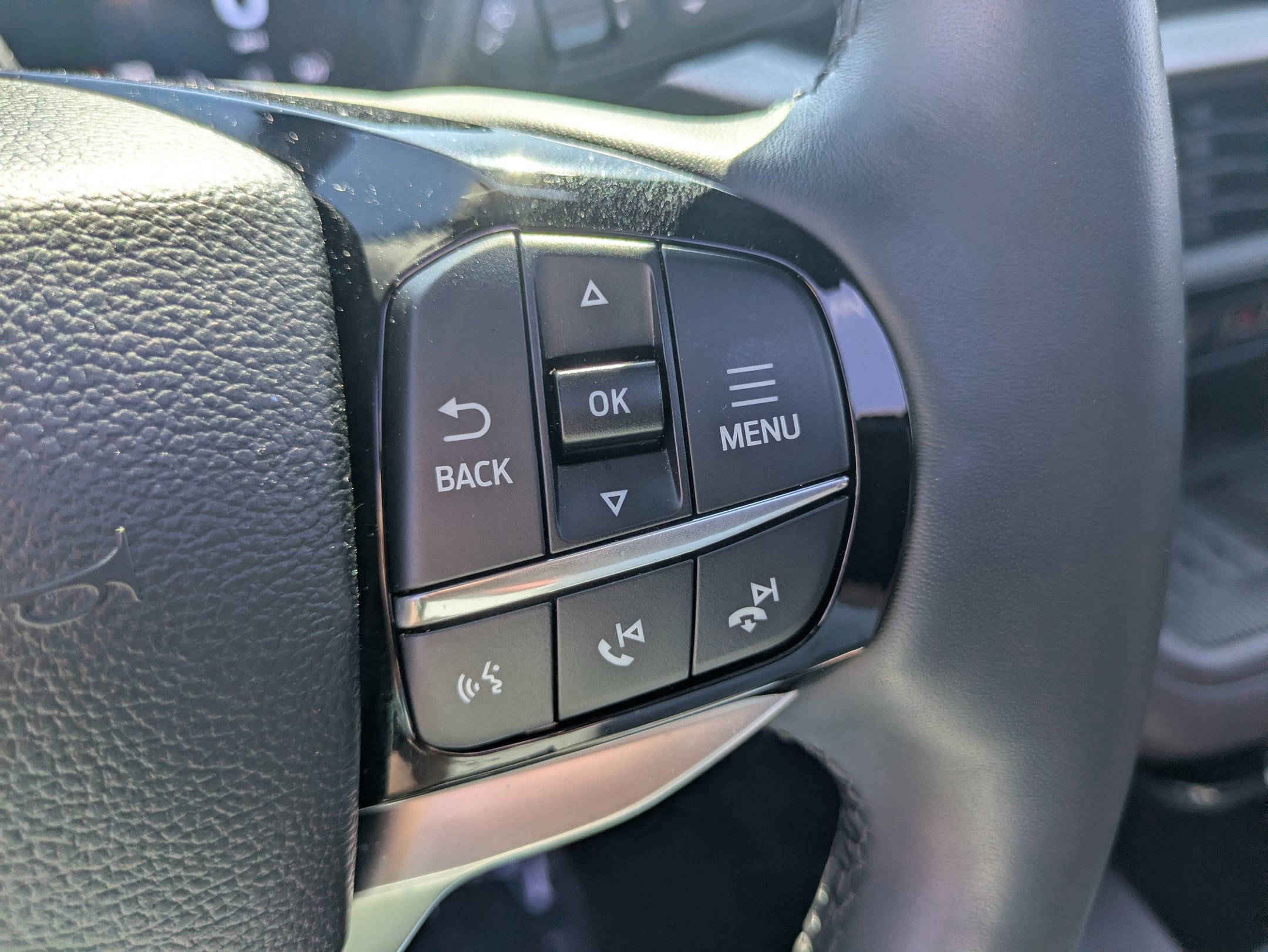 Certified 2025 Ford Explorer Platinum w/ Ultimate Package image 17