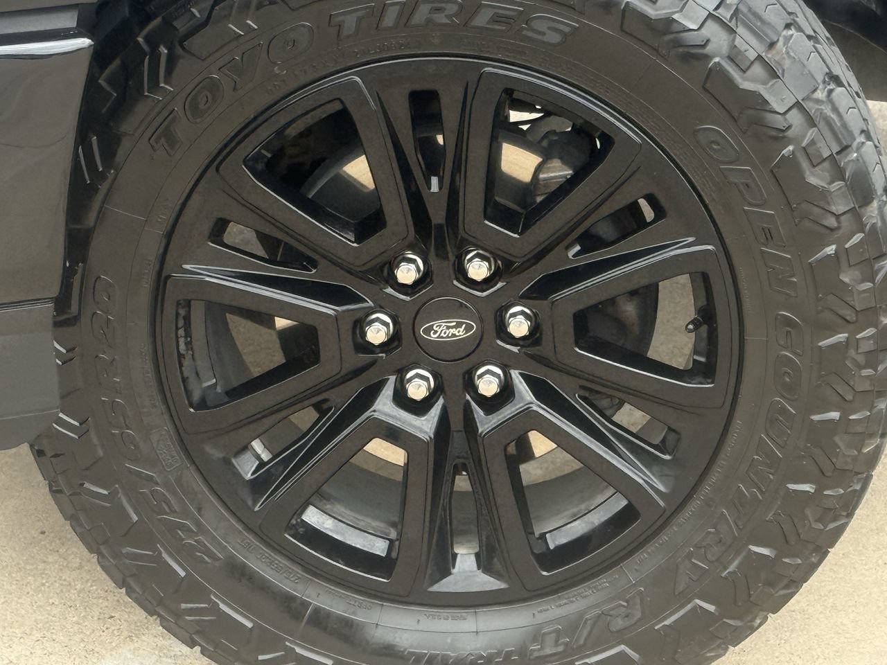 Certified 2024 Ford F150 Platinum w/ FX4 Off-Road Package AWD/4WD image 8