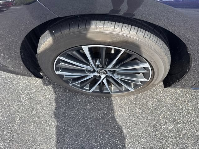 Used 2025 Lexus ES 300h w/ Premium Package FWD image 19