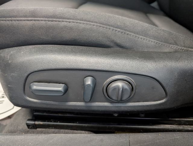 Used 2022 Chevrolet Malibu LT FWD image 13