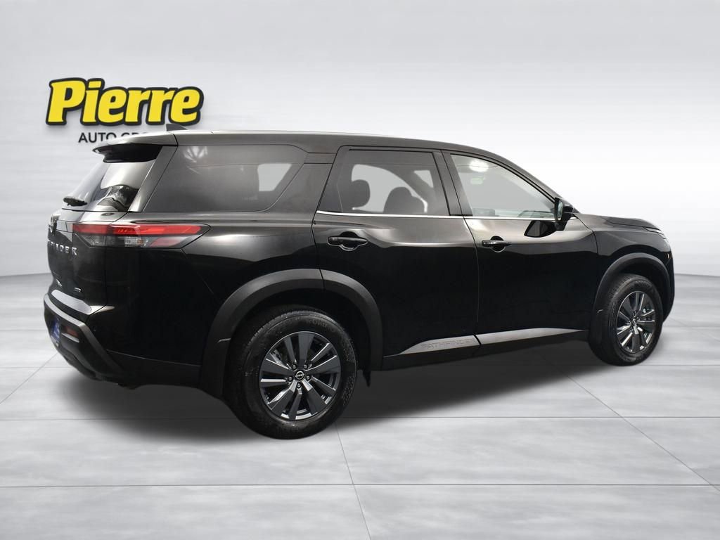 Used 2024 Nissan Pathfinder S image 5
