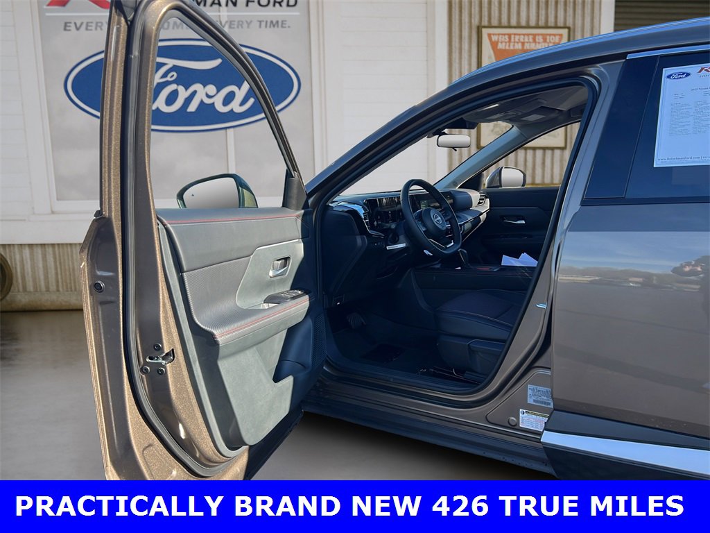 Used 2025 Nissan Kicks SR image 22