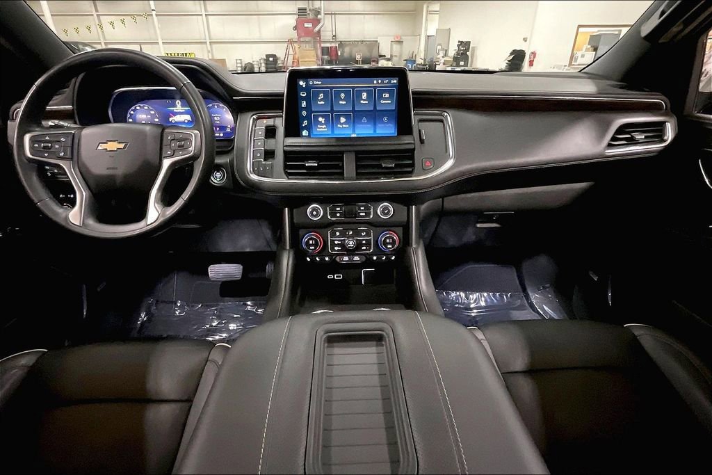Used 2023 Chevrolet Suburban Premier image 14