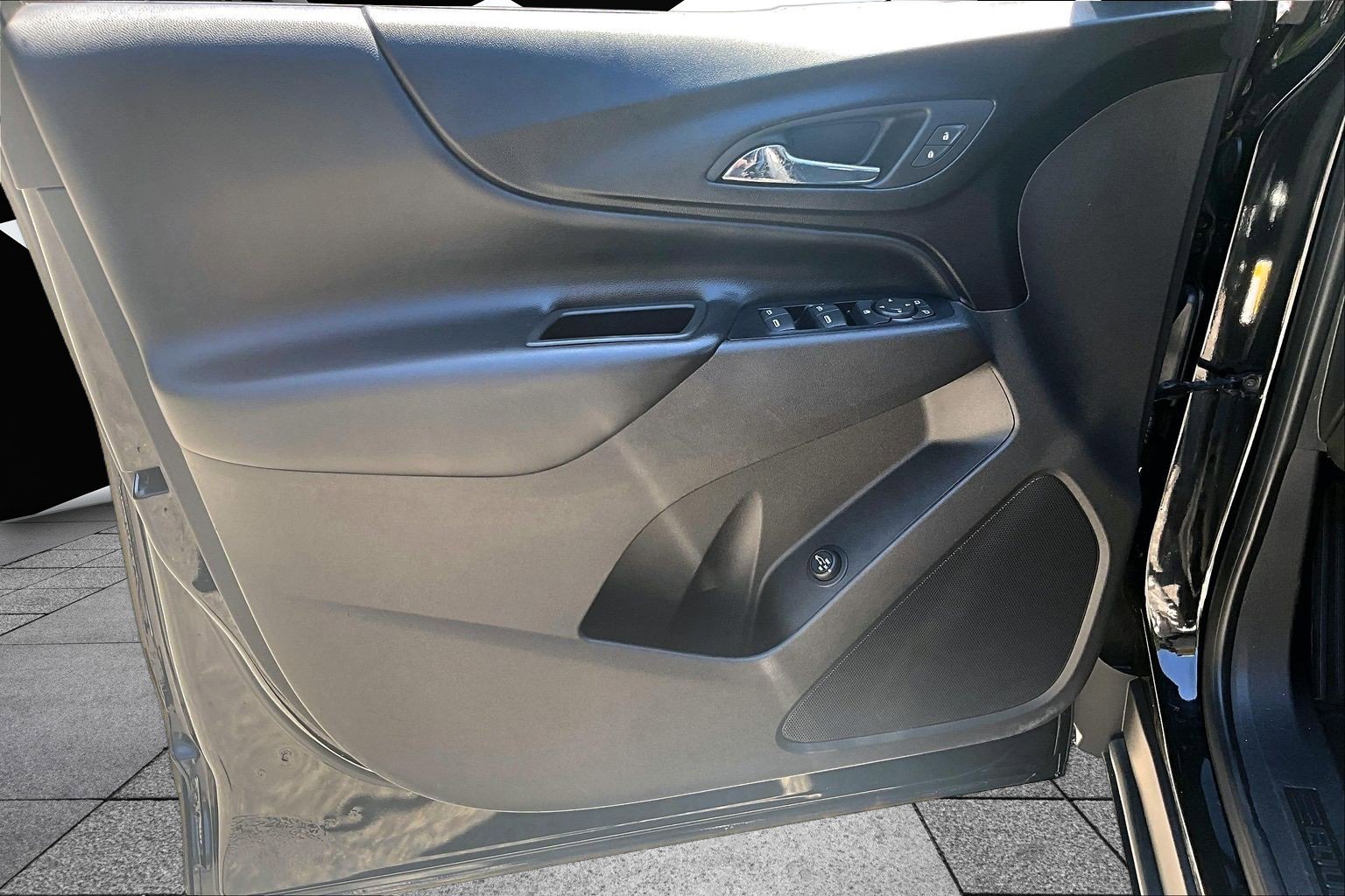 Used 2019 Chevrolet Equinox LT FWD image 18