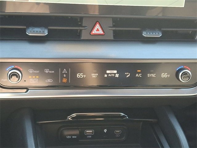 Used 2024 Kia Sportage EX w/ EX Premium Package image 17