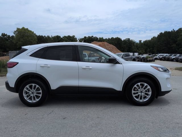 Certified 2022 Ford Escape SE w/ Cold Weather Package AWD/4WD image 3