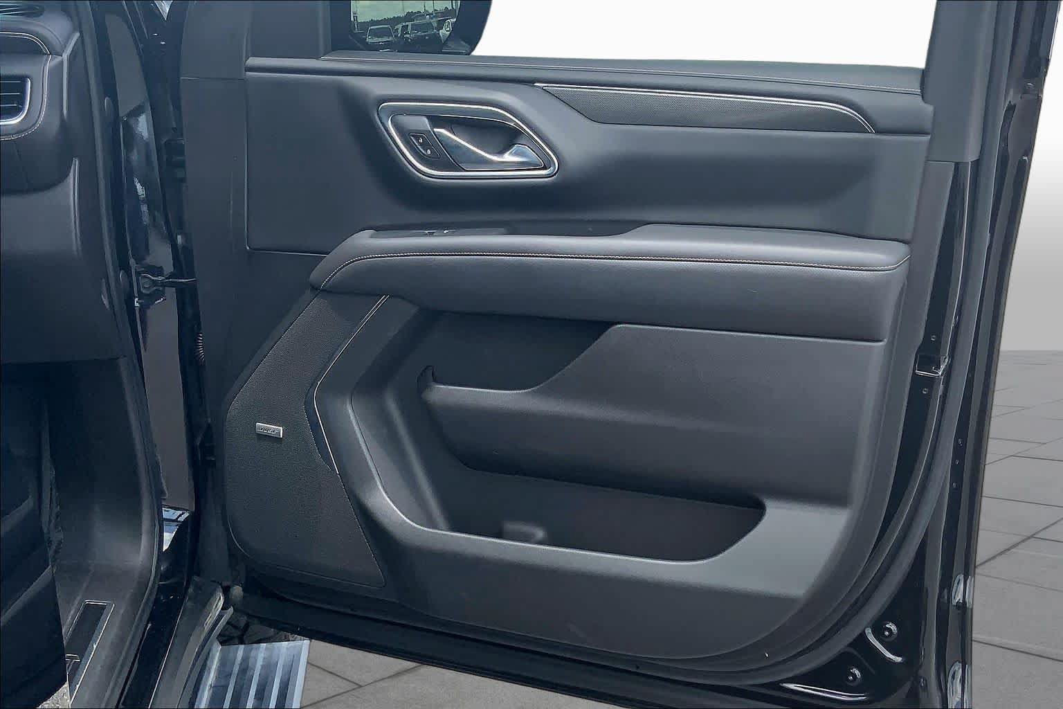 Used 2021 GMC Yukon XL AT4 w/ AT4 Premium Plus Package AWD/4WD image 21