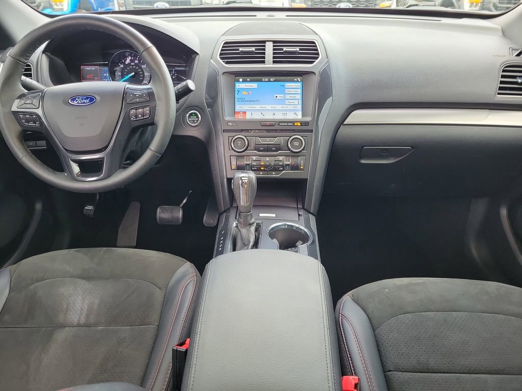 Certified 2021 Ford F150 XLT w/ Equipment Group 302A High image 11