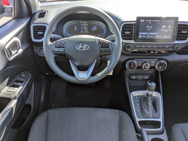 Used 2024 Hyundai Venue SE image 11
