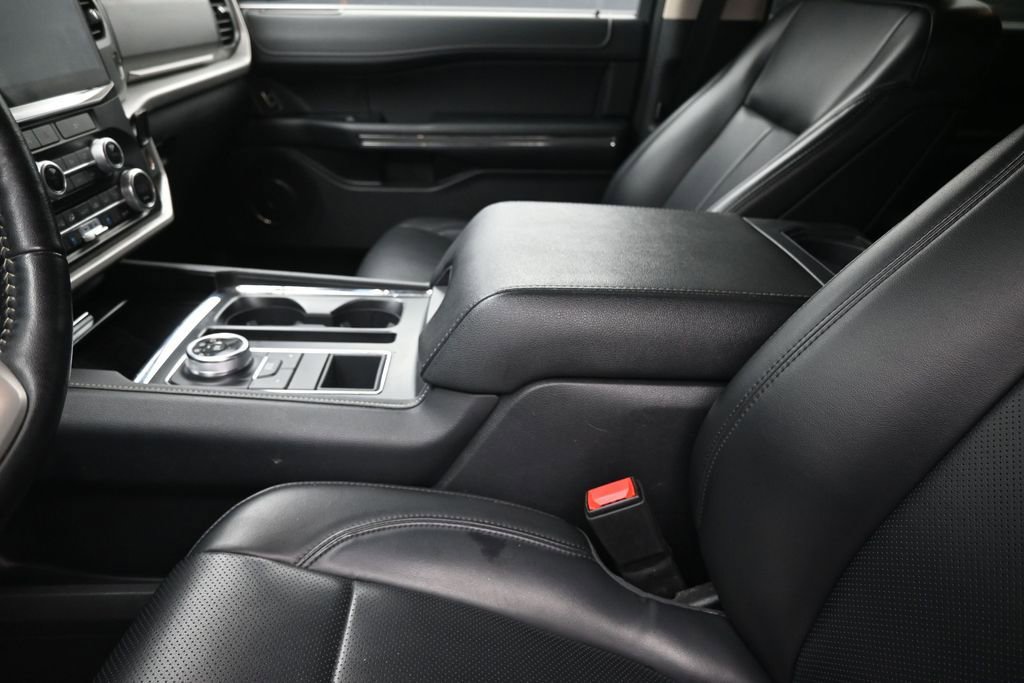 Certified 2024 Ford Expedition XLT RWD image 21