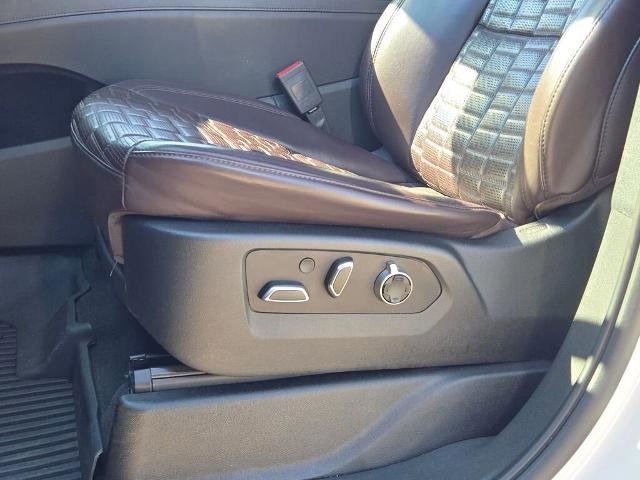 Used 2021 Cadillac Escalade Sport Platinum w/ LPO, ONYX Package image 28