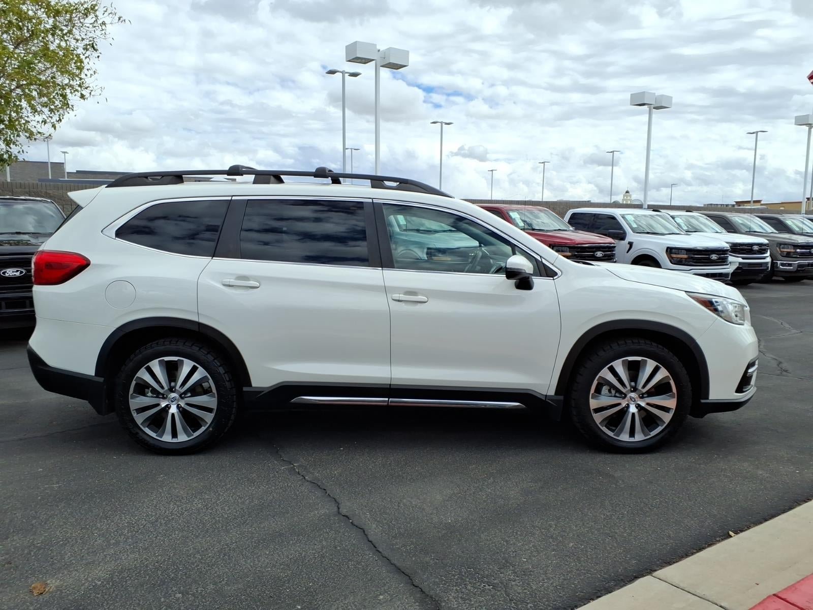 Used 2020 Subaru Ascent Limited w/ Technology Package AWD/4WD image 3