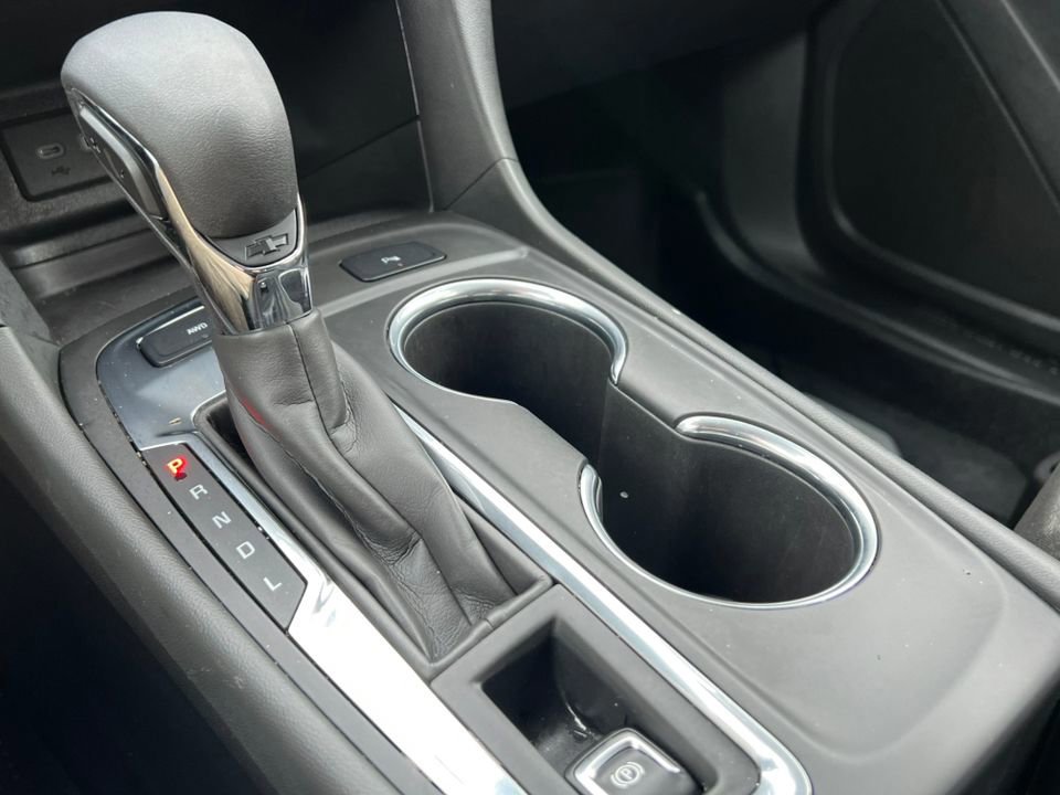 Used 2022 Chevrolet Equinox LT w/ LPO, Floor Liner Package image 29