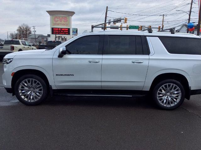 Used 2023 Chevrolet Suburban Premier image 6