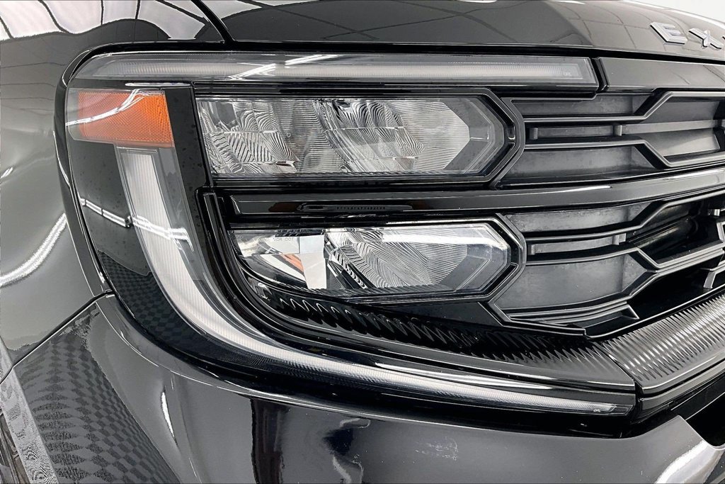 Certified 2025 Ford Expedition Active AWD/4WD image 30