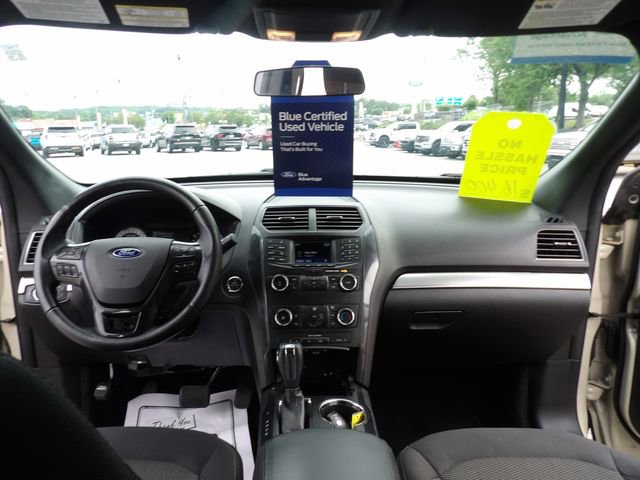 Certified 2018 Ford Explorer XLT FWD image 15