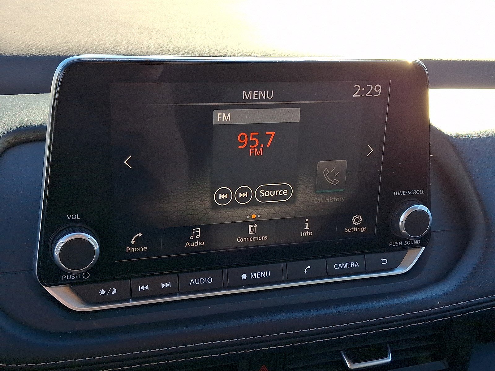 Used 2023 Nissan Rogue S image 15