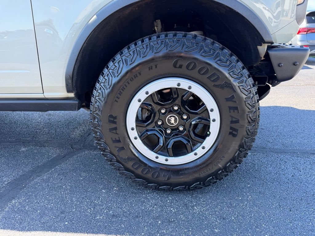 Certified 2025 Ford Bronco Badlands w/ Sasquatch Package AWD/4WD image 11