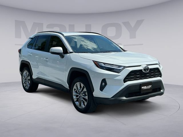 Used 2025 Toyota RAV4 XLE Premium w/ Weather Package AWD/4WD image 7