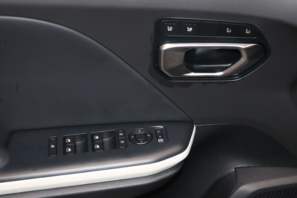 Used 2025 Kia K4 GT-Line w/ GT-Line Premium Package FWD image 17