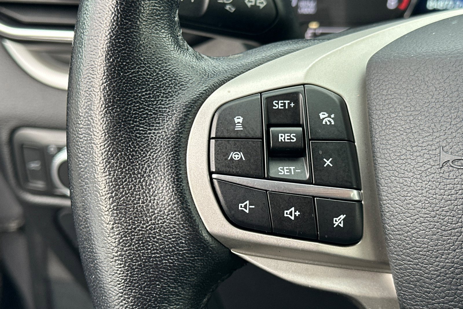 Certified 2021 Ford Explorer XLT w/ Equipment Group 202A image 27