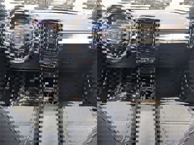 Used 2023 Volvo XC40 B5 Core image 26