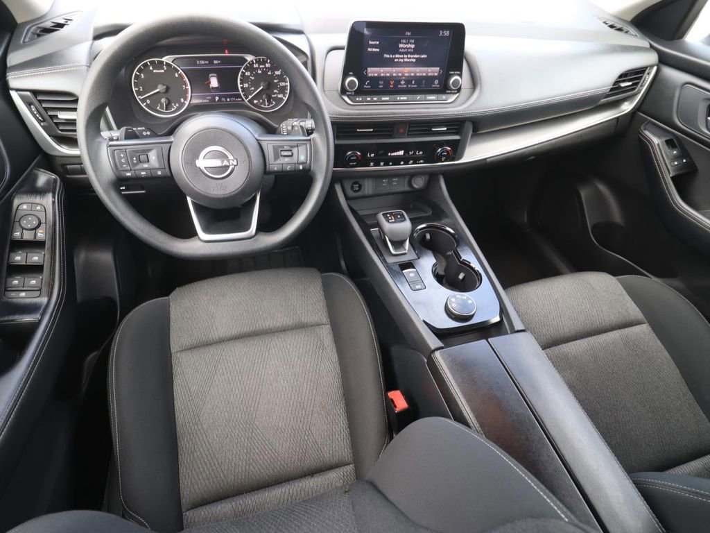 Used 2024 Nissan Rogue SV AWD/4WD image 10