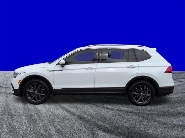 Used 2022 Volkswagen Tiguan SE w/ Panoramic Sunroof Package FWD image 7