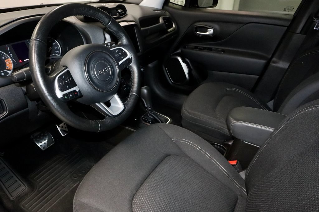 Used 2023 Jeep Renegade Latitude w/ Premium Group AWD/4WD image 23