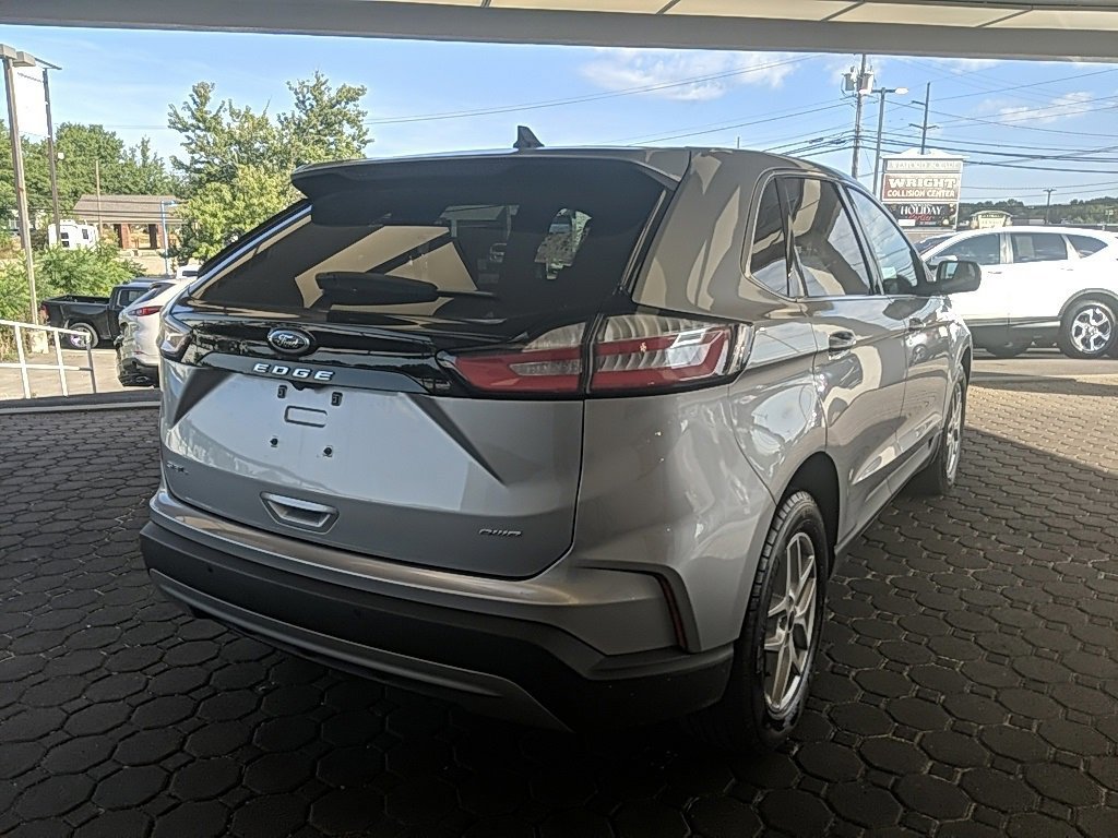 Certified 2023 Ford Edge SEL image 3