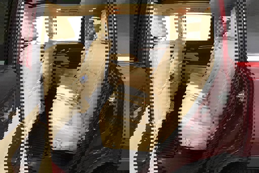 Used 2018 Toyota Highlander Limited Platinum w/ Carpet Mat Package (TMS) image 28