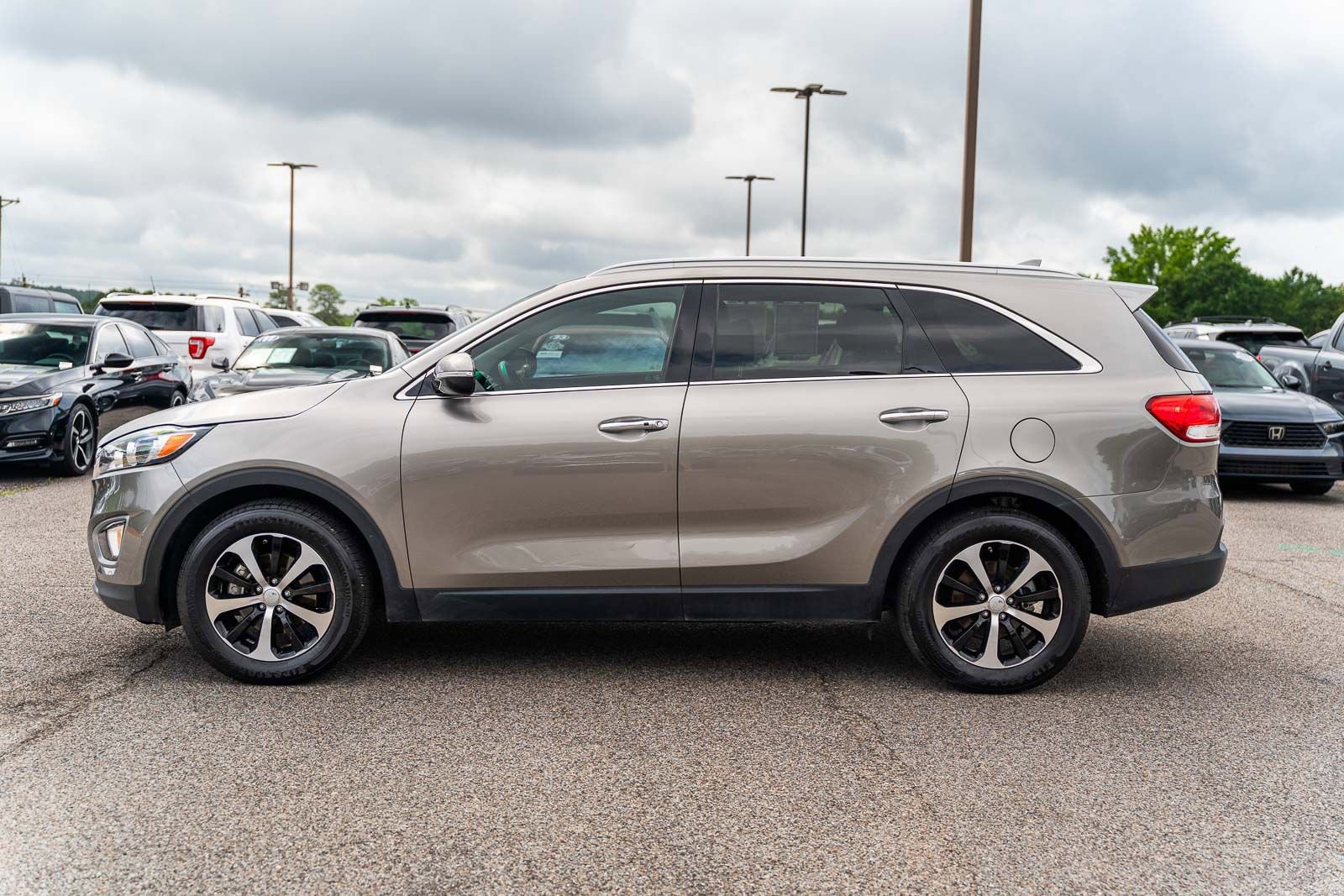 Used 2017 Kia Sorento EX FWD image 4