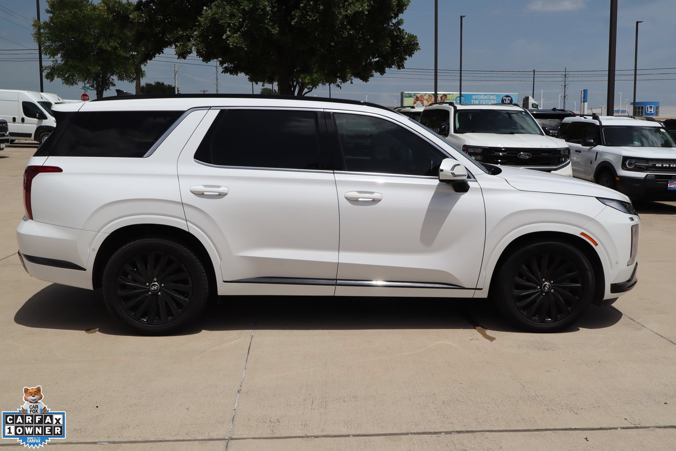 Used 2024 Hyundai Palisade Calligraphy AWD/4WD image 2