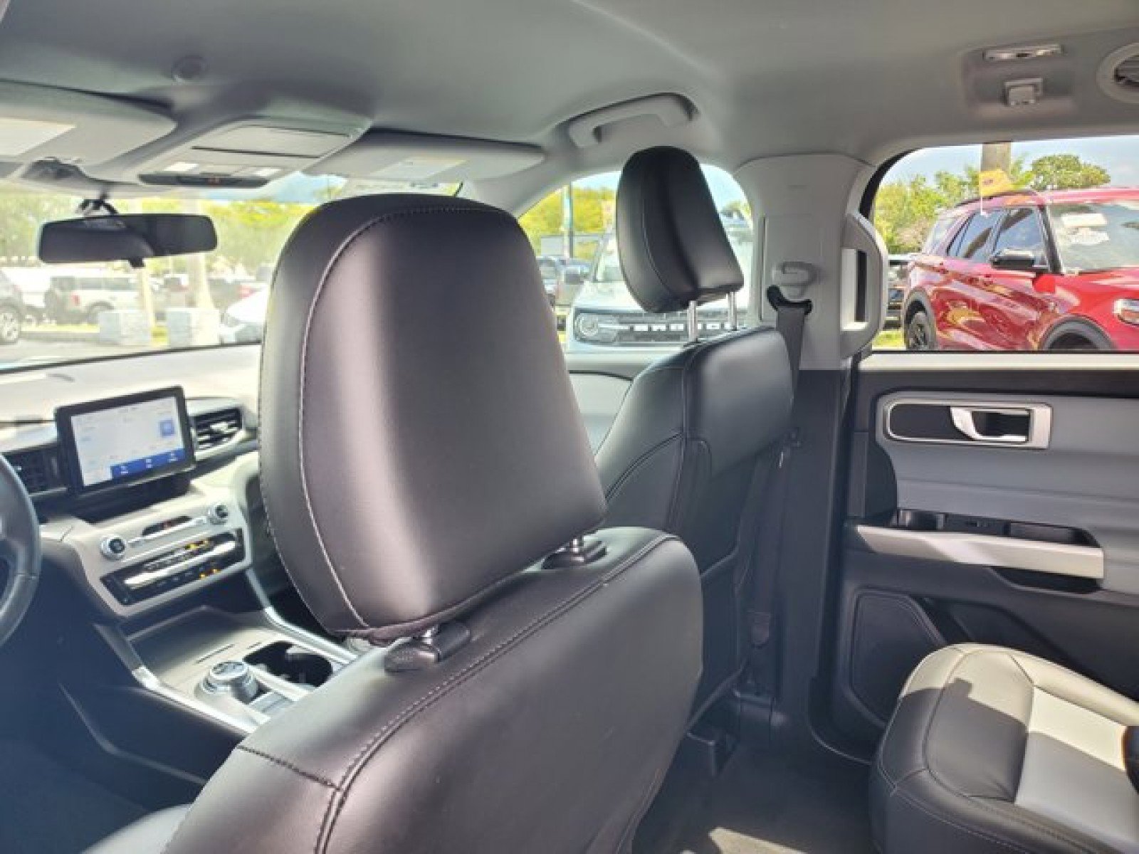 Certified 2023 Ford Explorer XLT w/ Equipment Group 202A RWD image 27